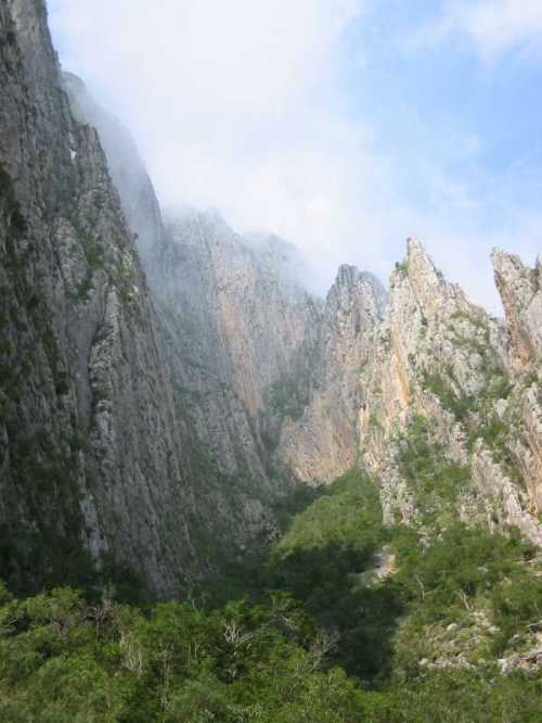 hidalgo-cliffs-and-climber.jpg
