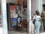 revolución es rocking chair and revolution calle obispo havana cuba by roadsofstone